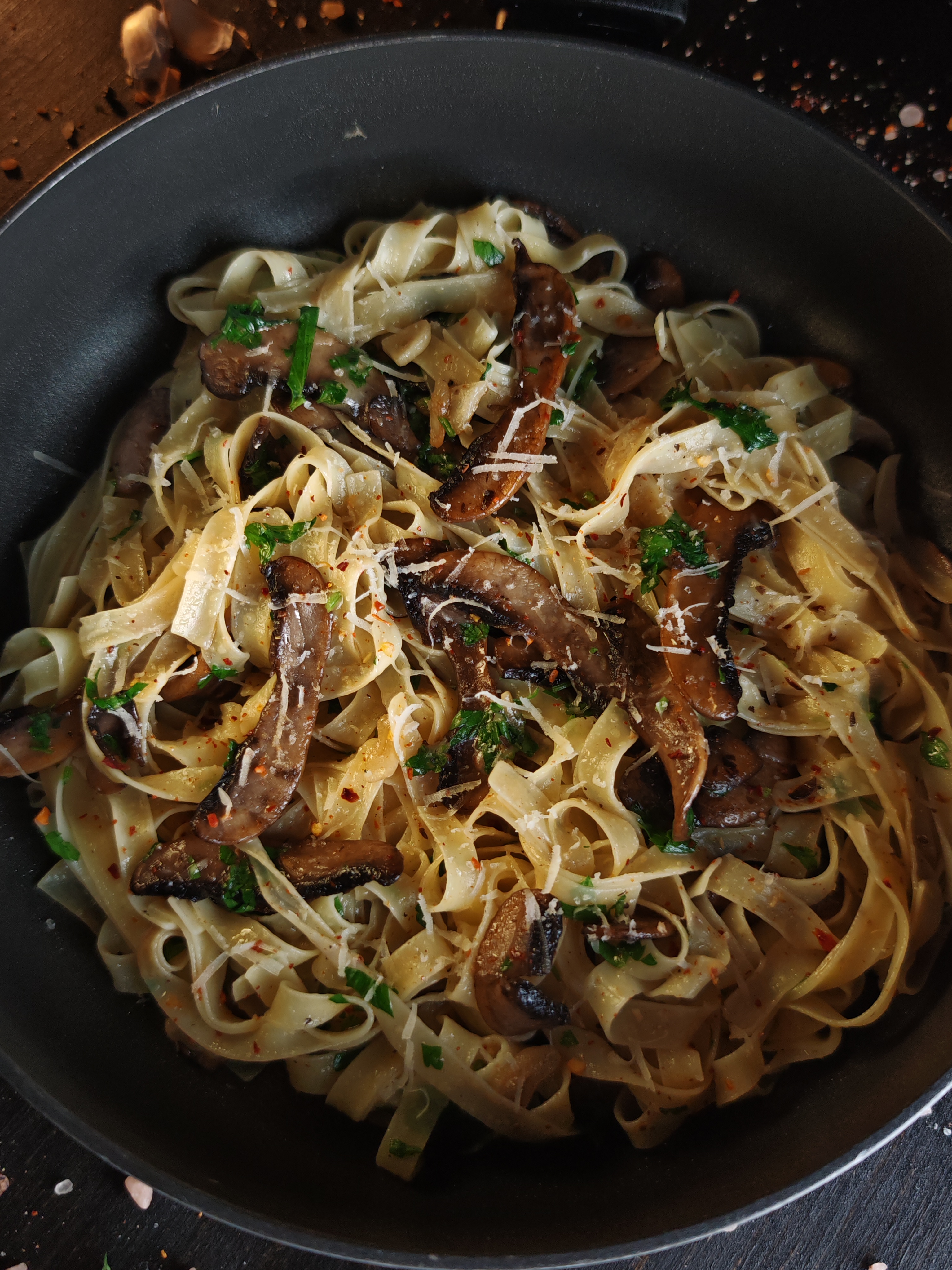 Paste cu ciuperci și parmezan - Rețeta gustoasă și rapidă