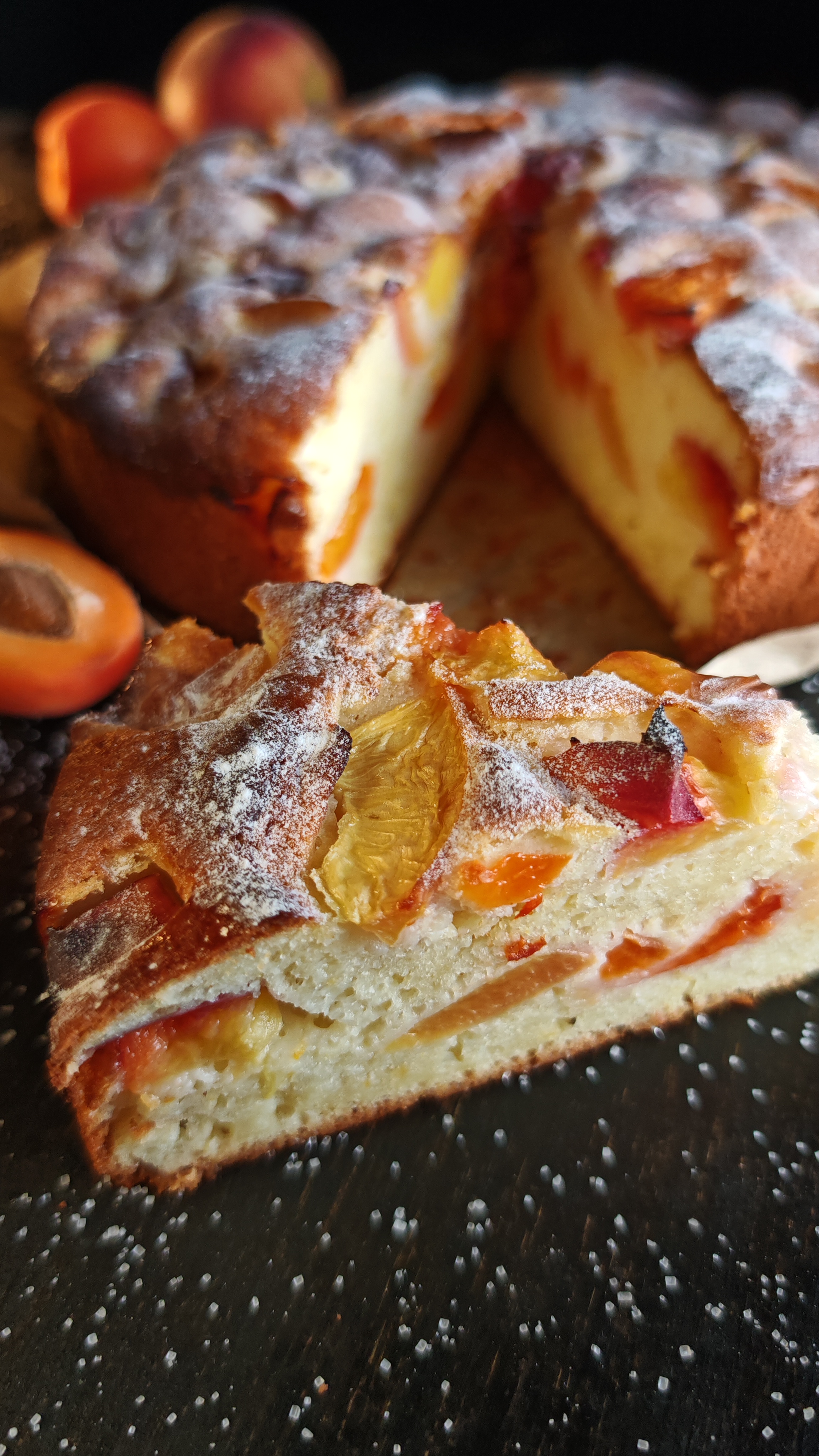 Prăjitură pufoasă cu iaurt și fructe - Rețeta simplă și delicioasă