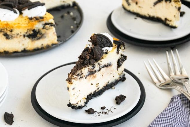 Cheesecake Oreo – Reteta rapida pentru un desert fara coacere