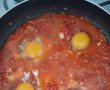 Shakshuka - Reteta pentru mic dejun cu ardei gras copt, rosii si oua-4