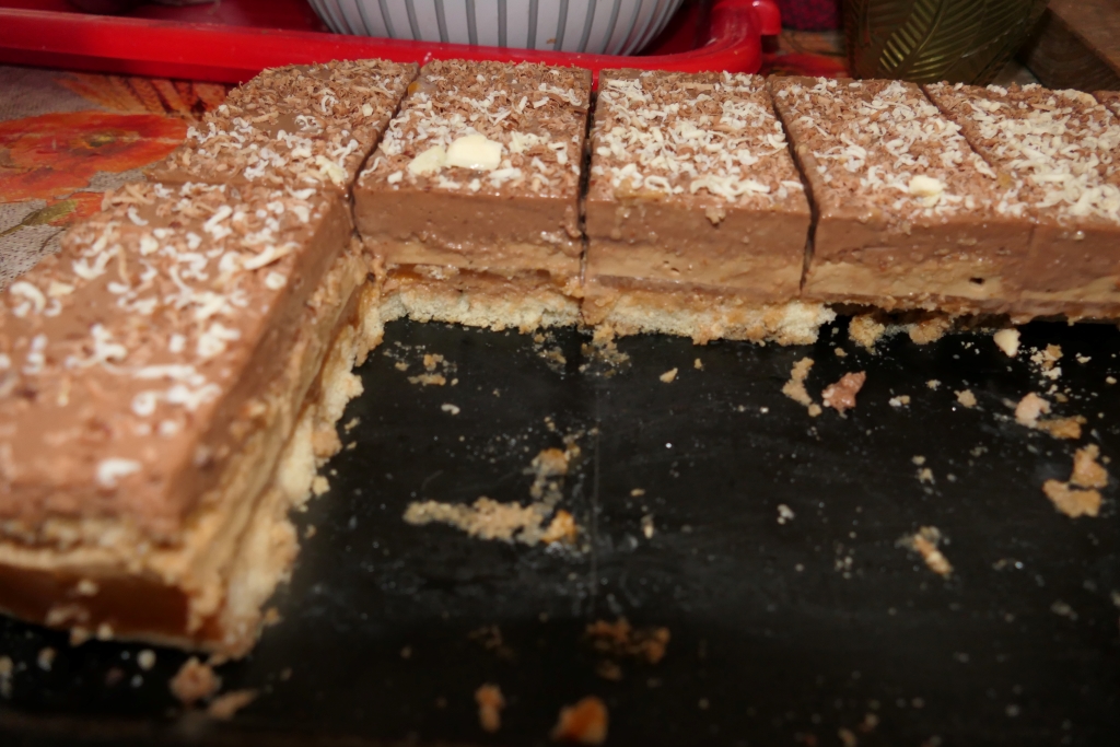 Prajitura cu ness si jeleu de caise - Reteta aromata si delicioasa