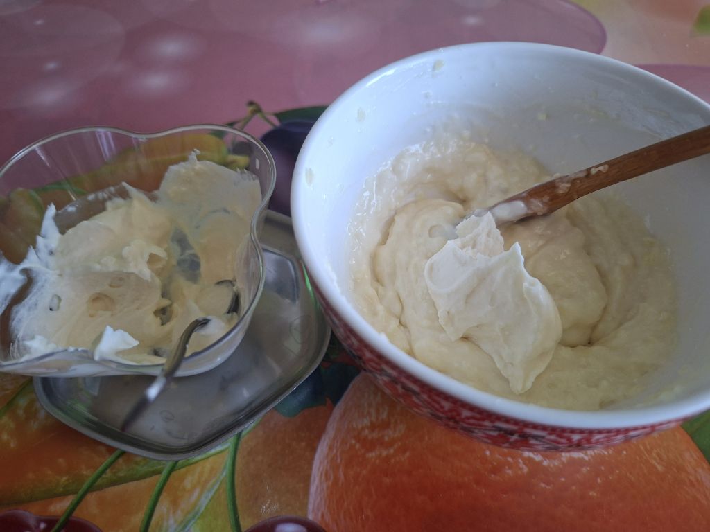 Sos de usturoi cu smantana - pur si simplu delicios