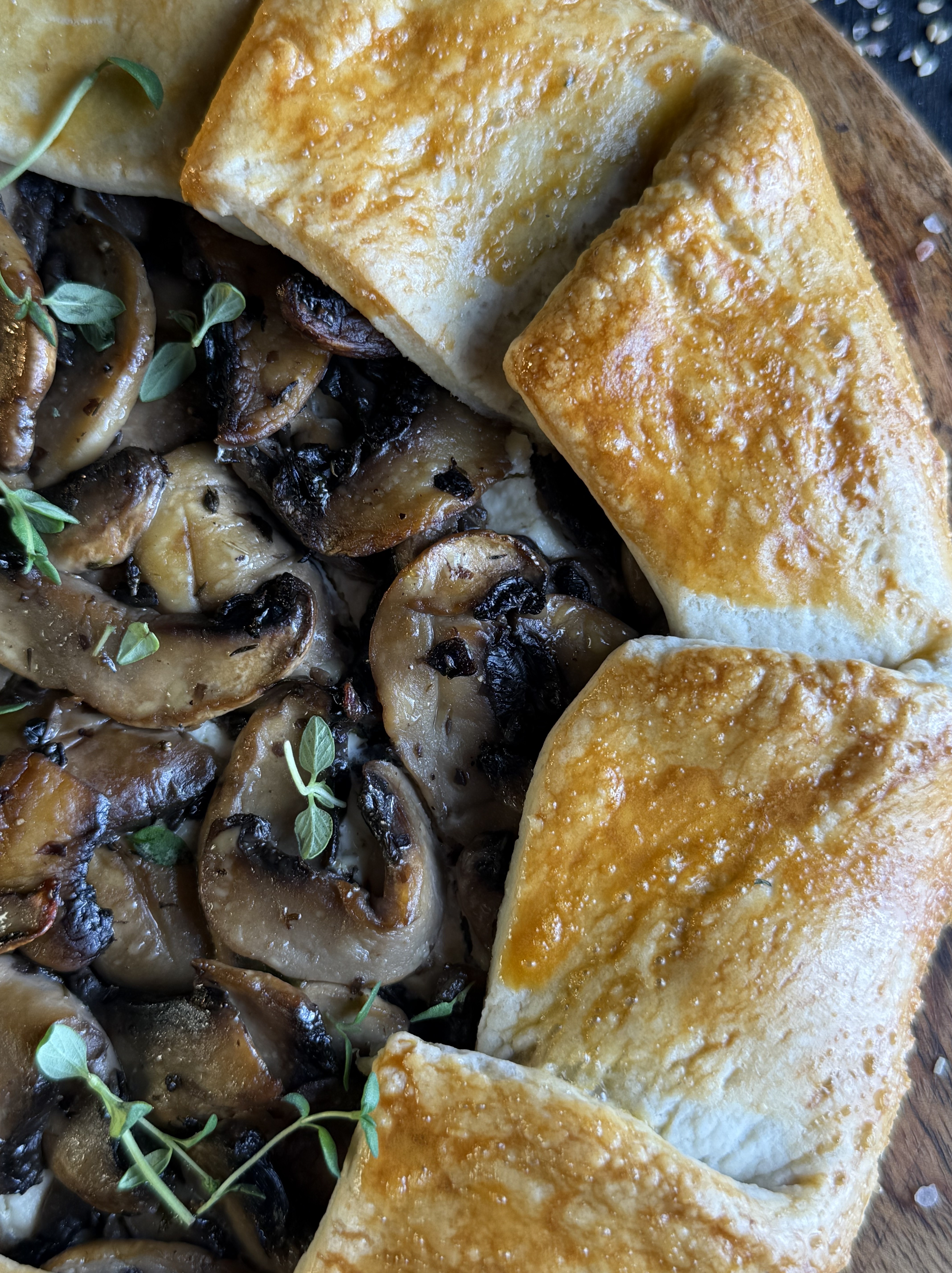 Tartă rustică cu ciuperci - Rețeta rapidă și savuroasă