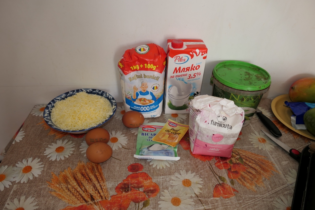 Prajitura cu mango si pralina cu alune de padure - Reteta delicioasa de casa