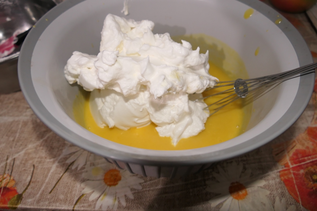 Prajitura cu mango si pralina cu alune de padure - Reteta delicioasa de casa