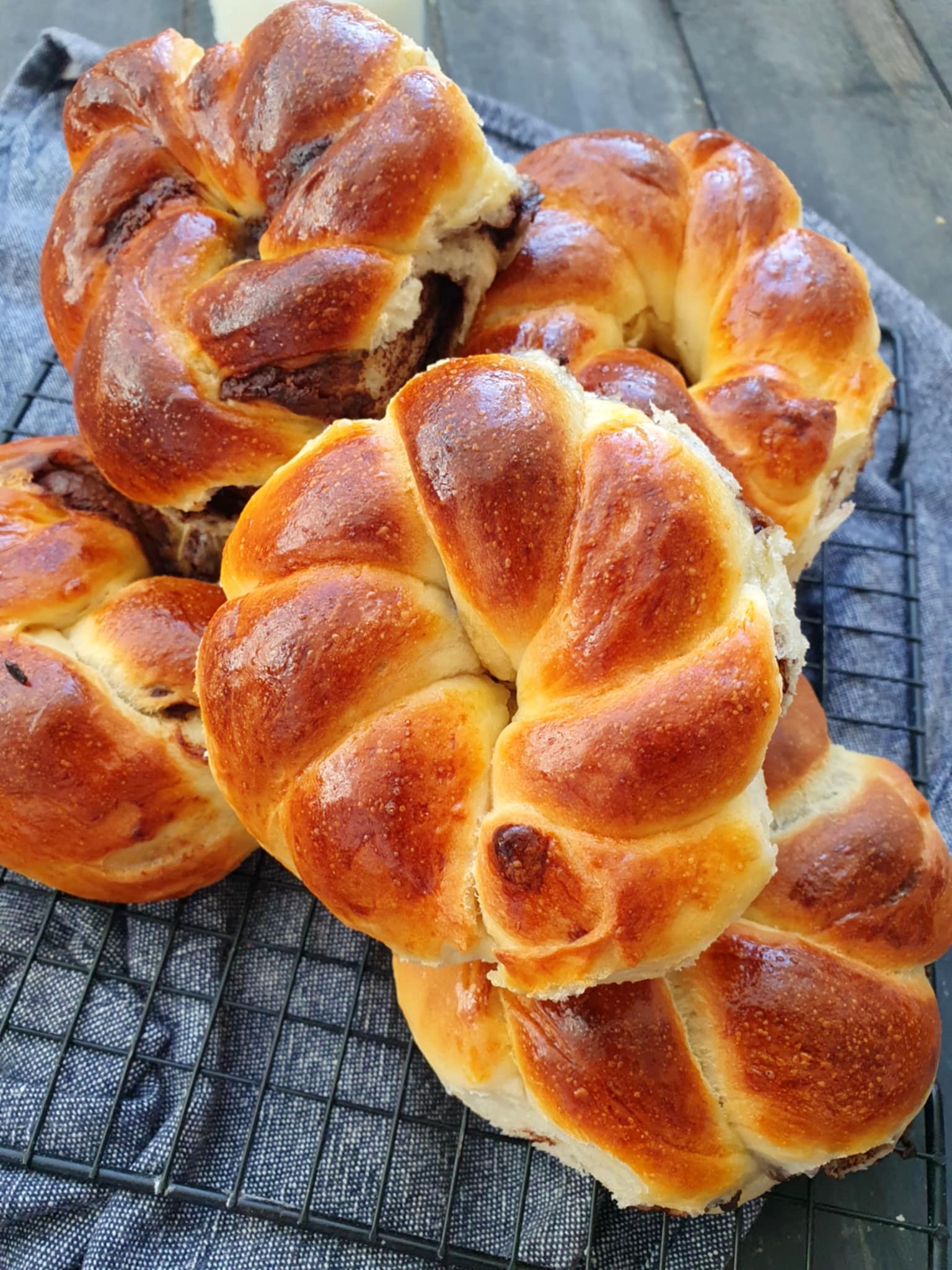 Chifle cu nutella - Fragede, aromate si pline de crema