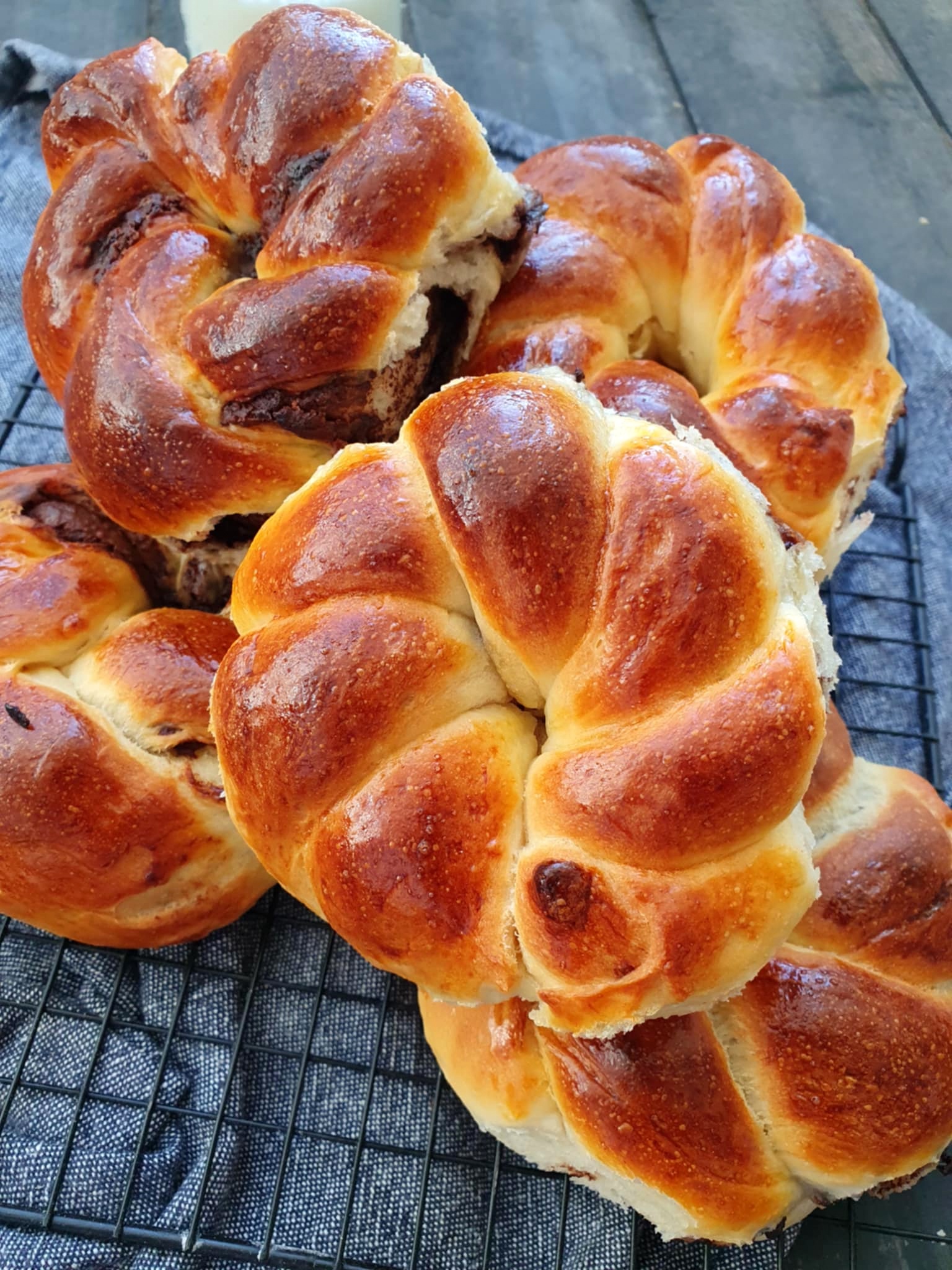 Chifle cu nutella - Fragede, aromate si pline de crema