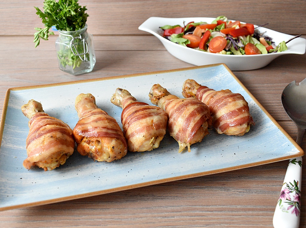 Copanele de pui in bacon - Reteta rapida la cuptor