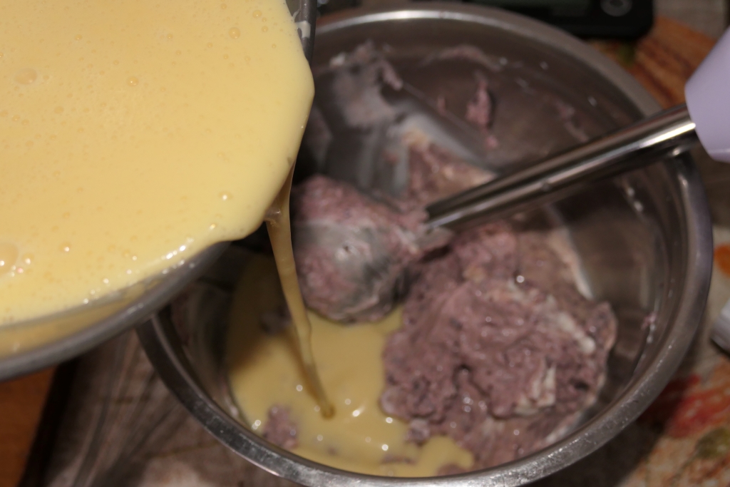 Desert cu cirese din dulceata de cirese negre amare