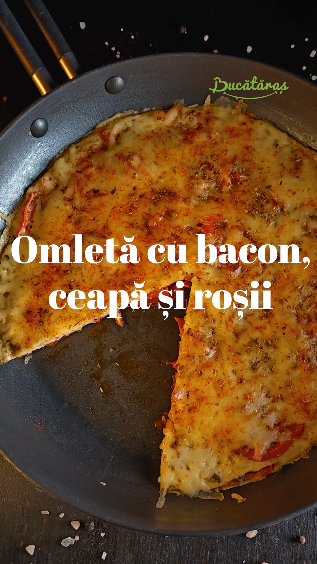 Omletă cu ceapă și bacon - Rețeta savuroasă și rapidă
