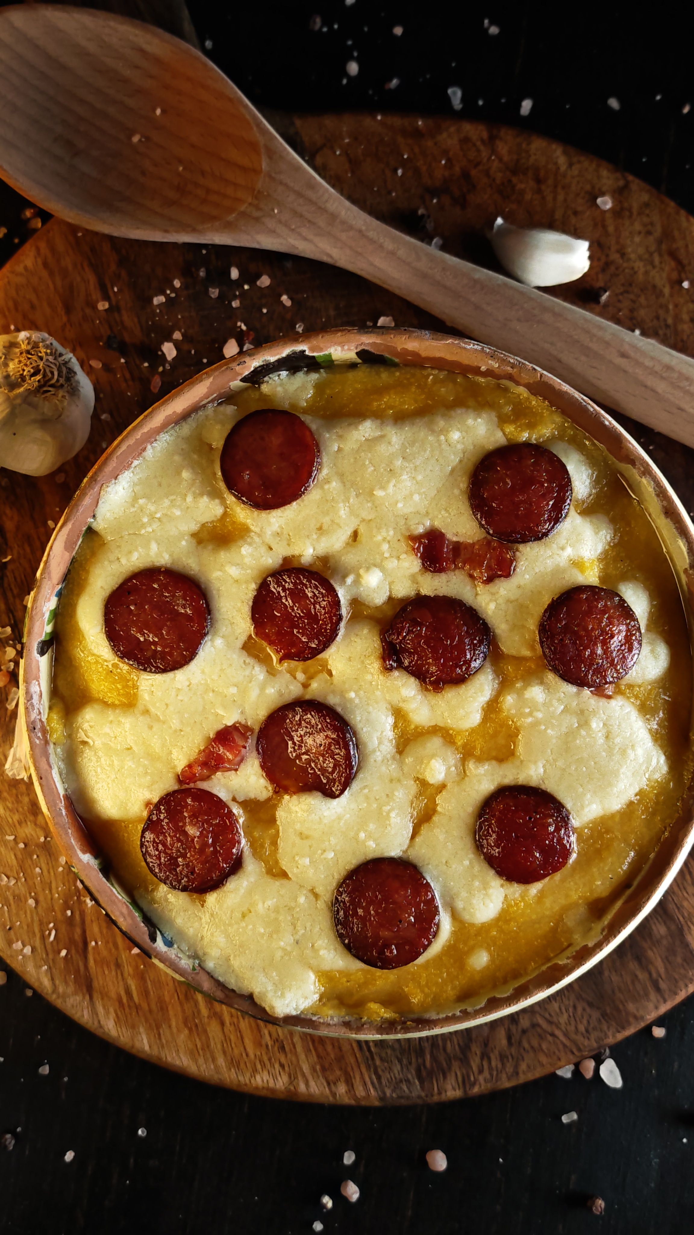 Bulz cu brânză de burduf - Varianta gustoasă și rapidă la cuptor