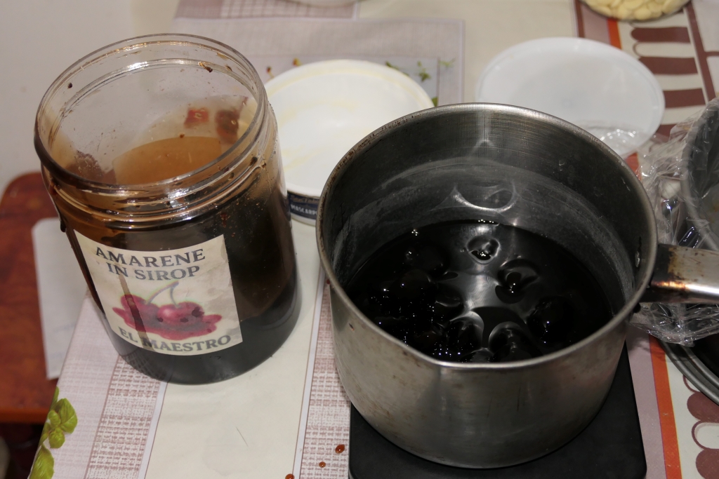 Tort ''noi doi si 32 de ani'' - Desertul aniversar plin de savoare