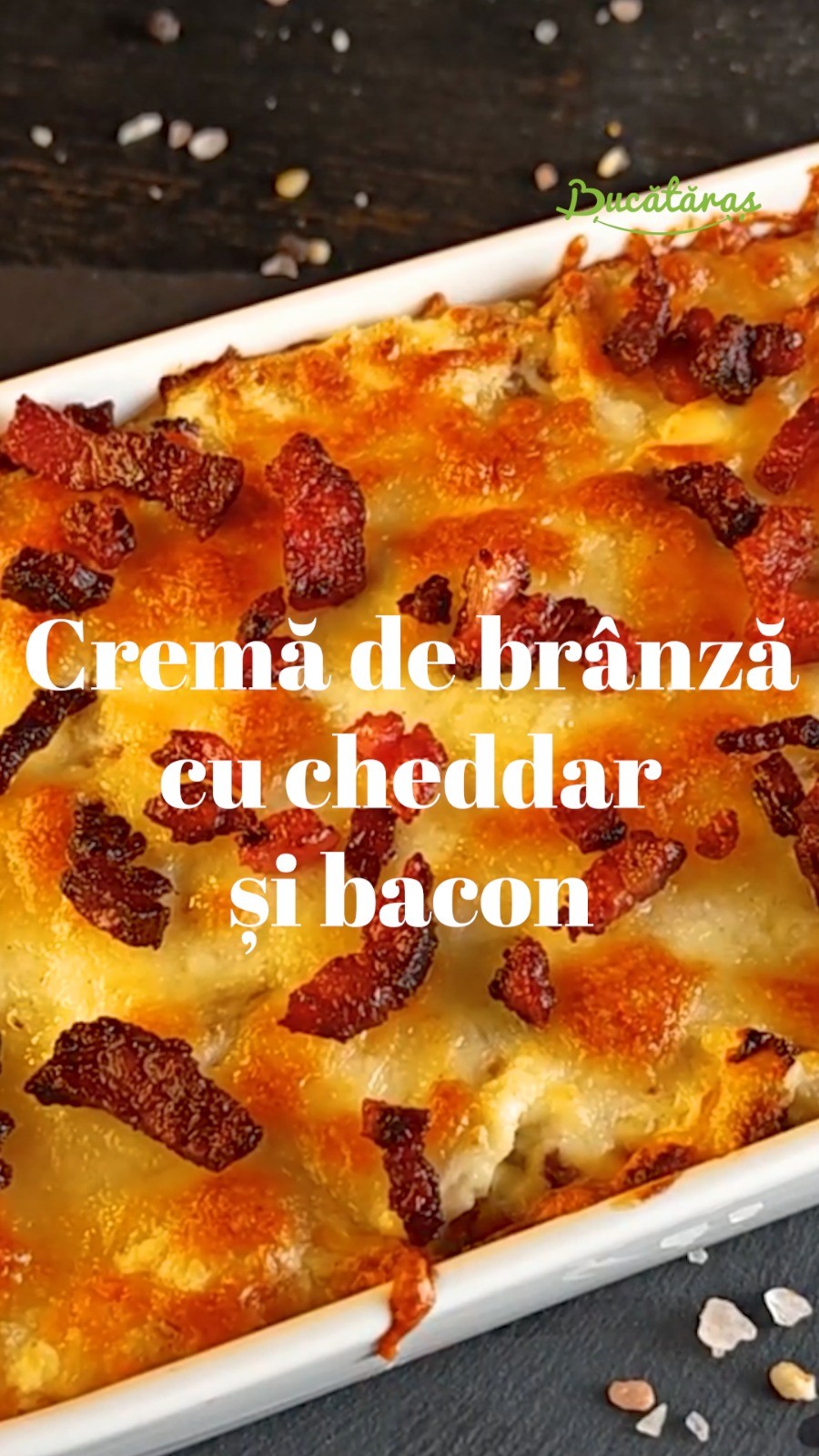 Cremă de brânză cu cheddar și bacon - Rețeta savuroasă la cuptor