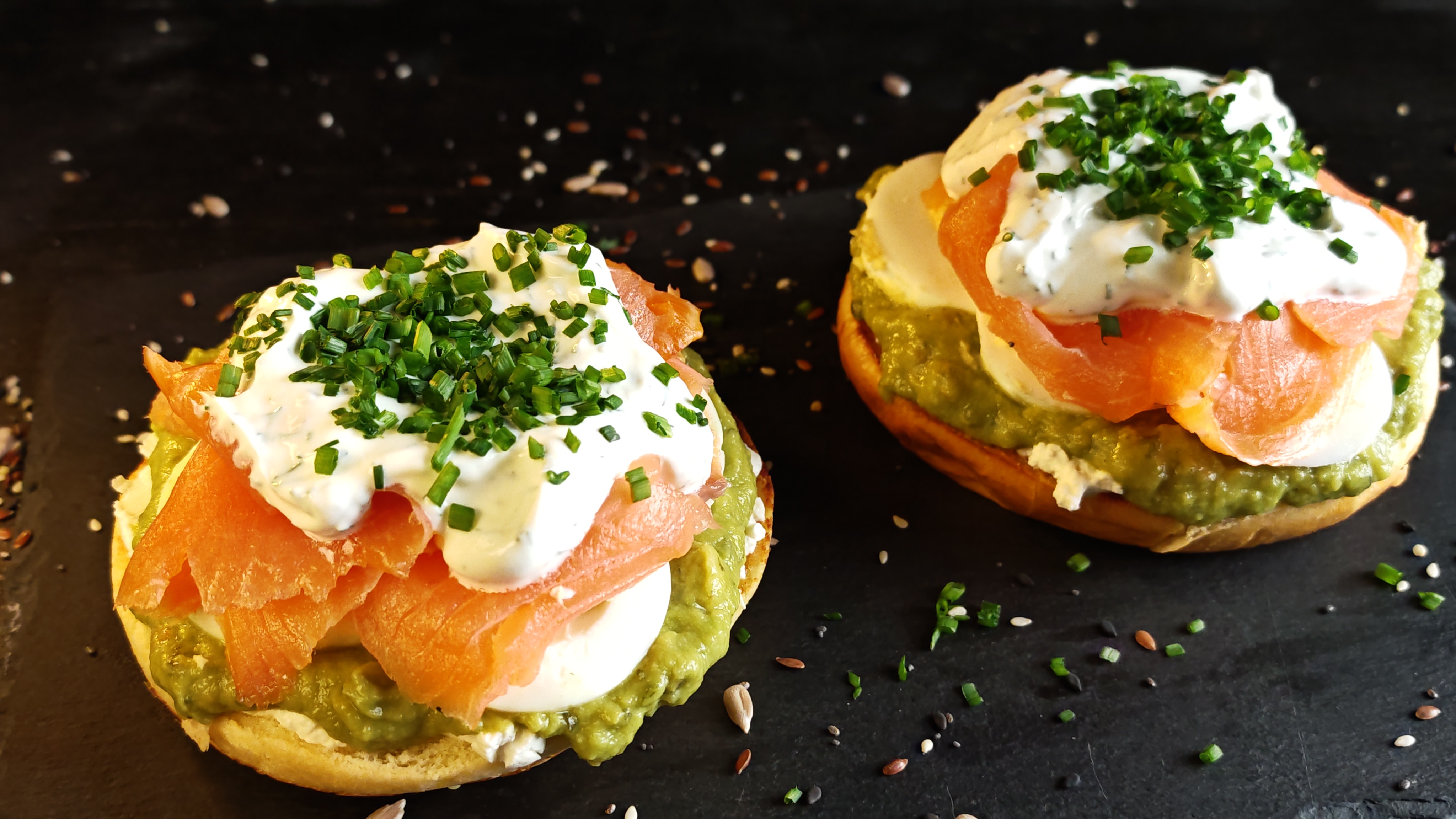 Mic dejun cu ouă și somon - Rapid și gustos