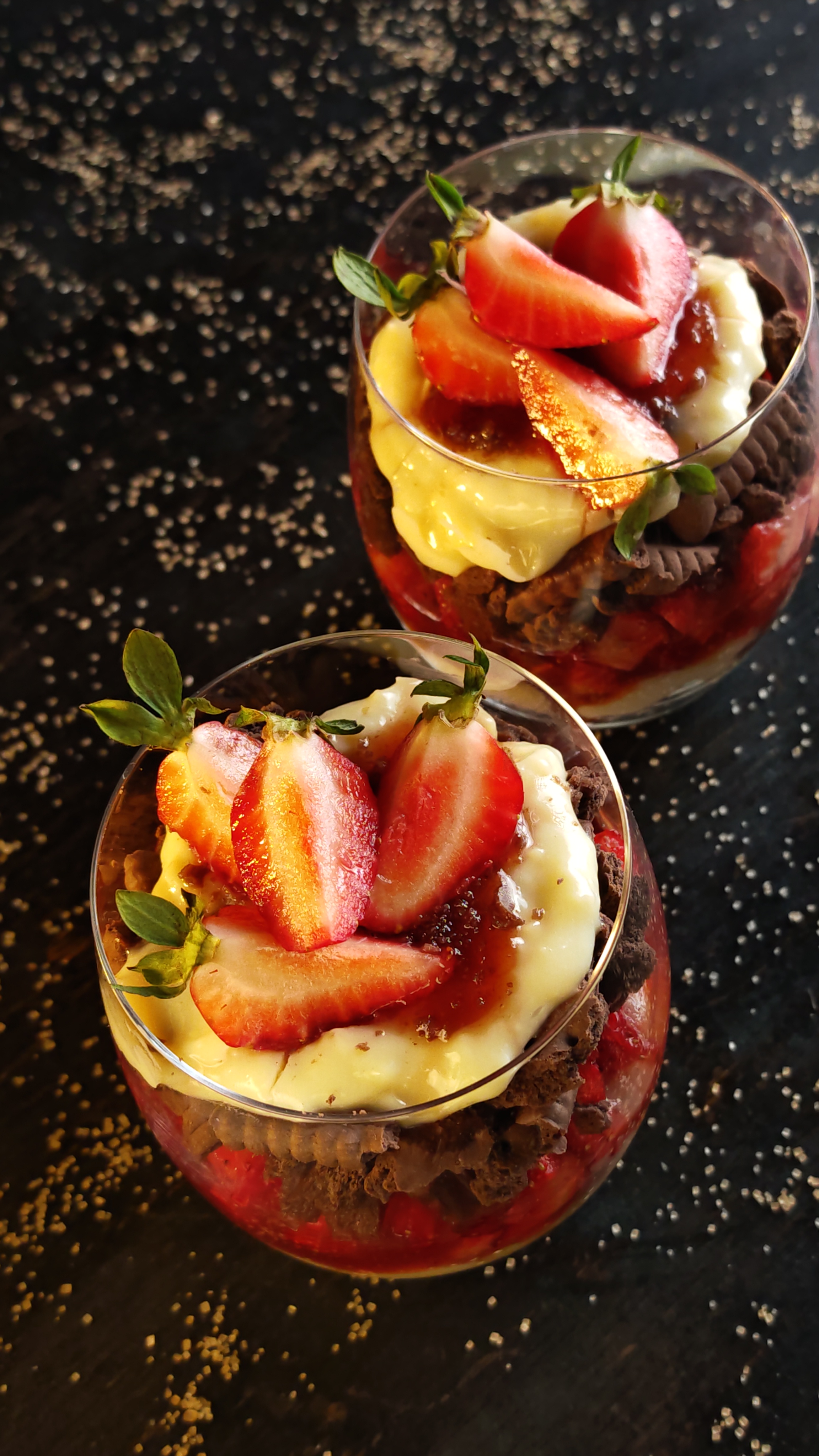 Desert la pahar cu căpșuni - Rețeta rapidă și delicioasă